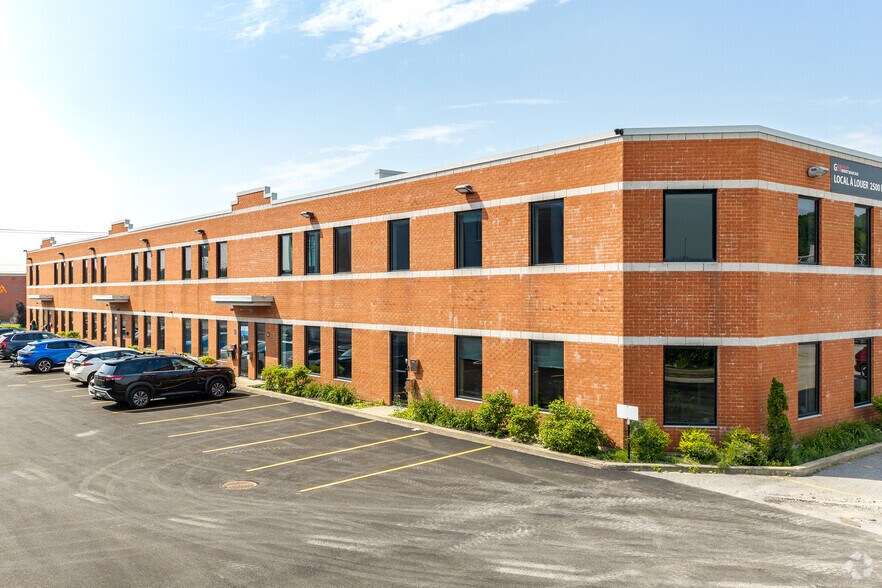 1180-1190 Rue Lévis, Terrebonne, QC for lease - Primary Photo - Image 1 of 6