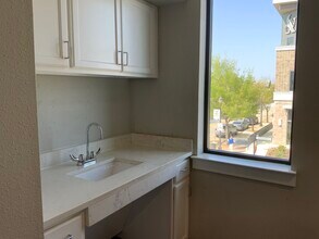 320 S Oak St, Roanoke, TX à louer Photo intérieure- Image 2 de 22