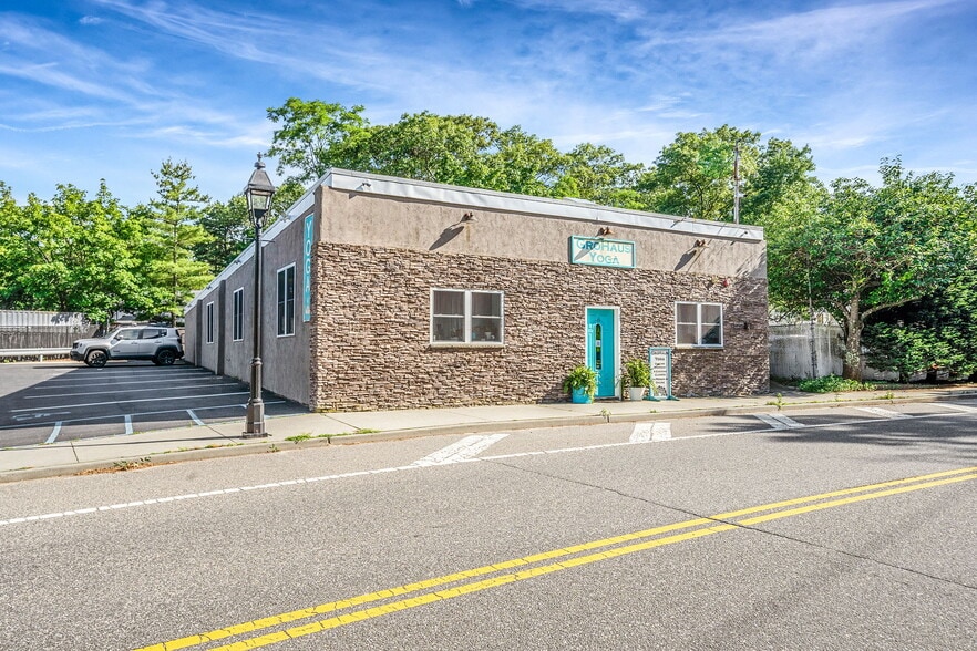 6 New York Ave, Sound Beach, NY for sale - Building Photo - Image 2 of 30