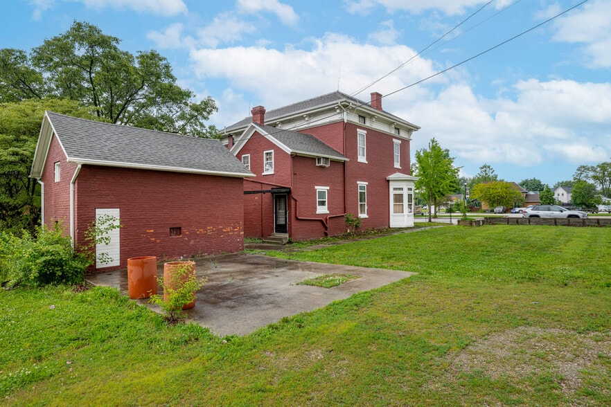 405 E Spring St, Saint Marys, OH for sale - Building Photo - Image 2 of 28