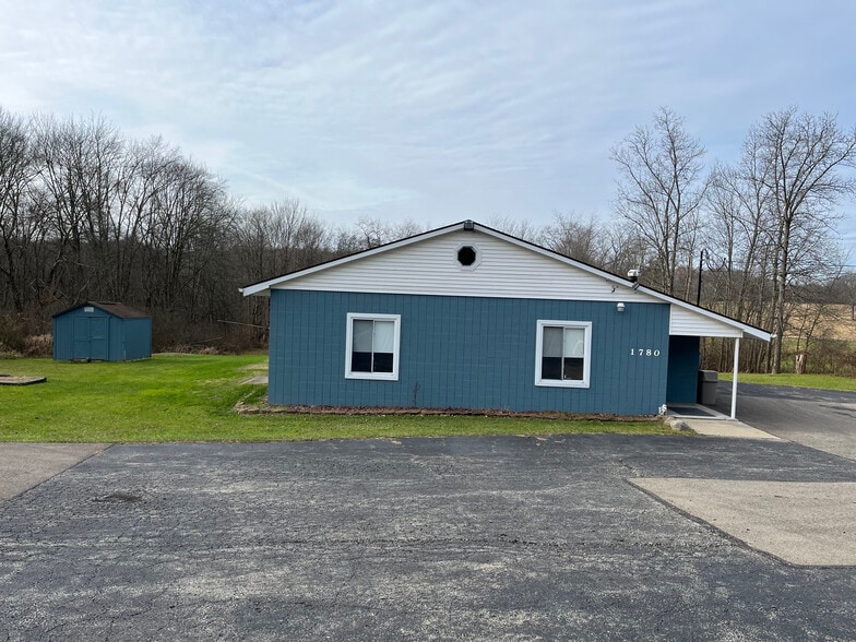 1780 Maple Dr, Hermitage, PA for lease - Building Photo - Image 2 of 6