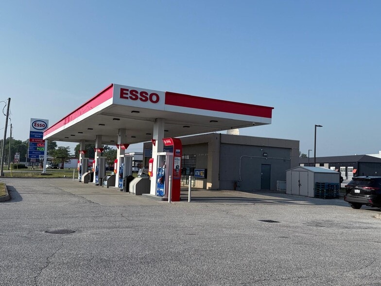 3500 Walker Rd, Windsor, ON à vendre - Photo du bâtiment - Image 2 de 6