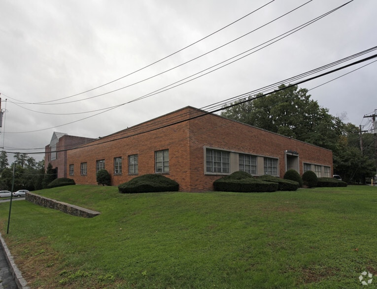 101 Secor Ln, Pelham Manor, NY for sale - Primary Photo - Image 1 of 4