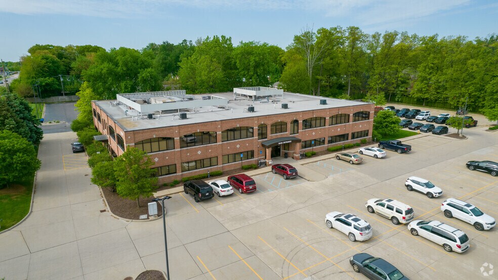37399 Garfield Rd, Clinton Township, MI à louer - Photo du bâtiment - Image 2 de 7