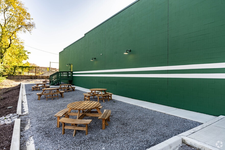 614 18th Ave N, Nashville, TN for lease - Building Photo - Image 2 of 11