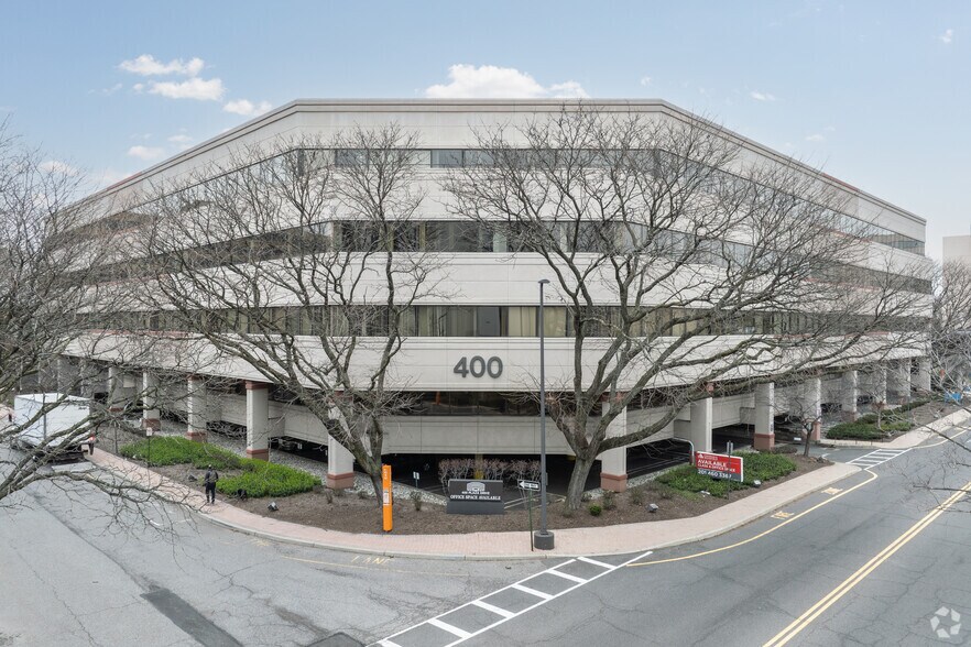 400 Plaza Dr, Secaucus, NJ à louer - Photo du bâtiment - Image 2 de 9
