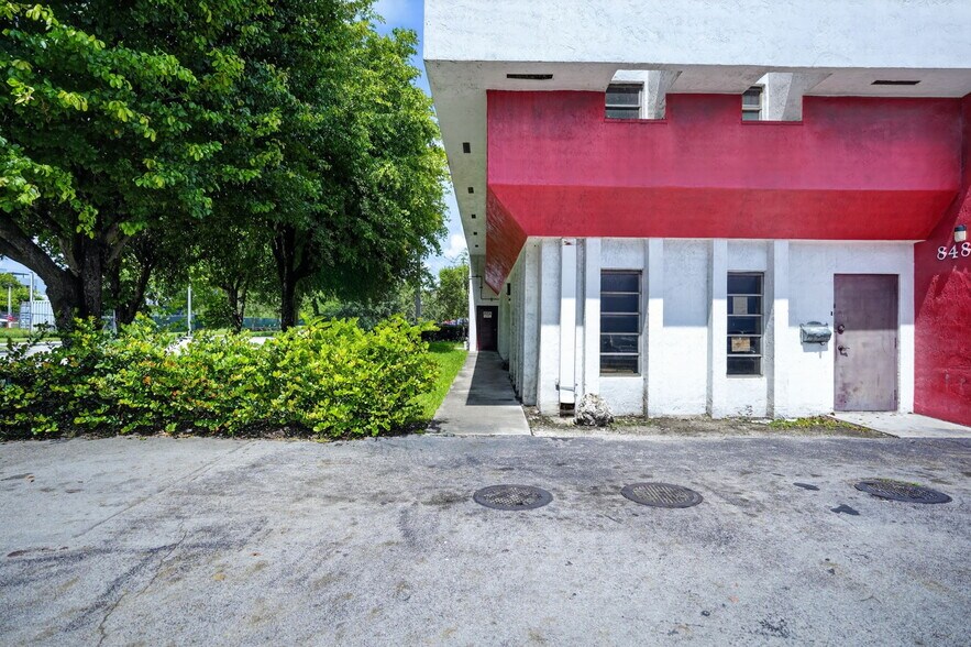 8485-8499 NW 54th St, Miami, FL for sale - Building Photo - Image 3 of 38
