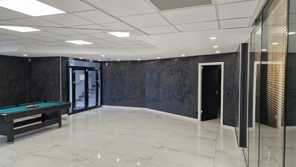 25 Rue Du 35Eme Regiment D'Aviation, Bron à louer - Photo du bâtiment - Image 3 de 14