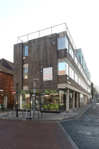 Plus de détails pour 42 South Street And 1 Old Market Avenue – à vendre, Chichester