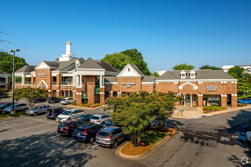 4700 Sharon Rd, Charlotte, NC à louer - Photo du bâtiment - Image 2 de 5