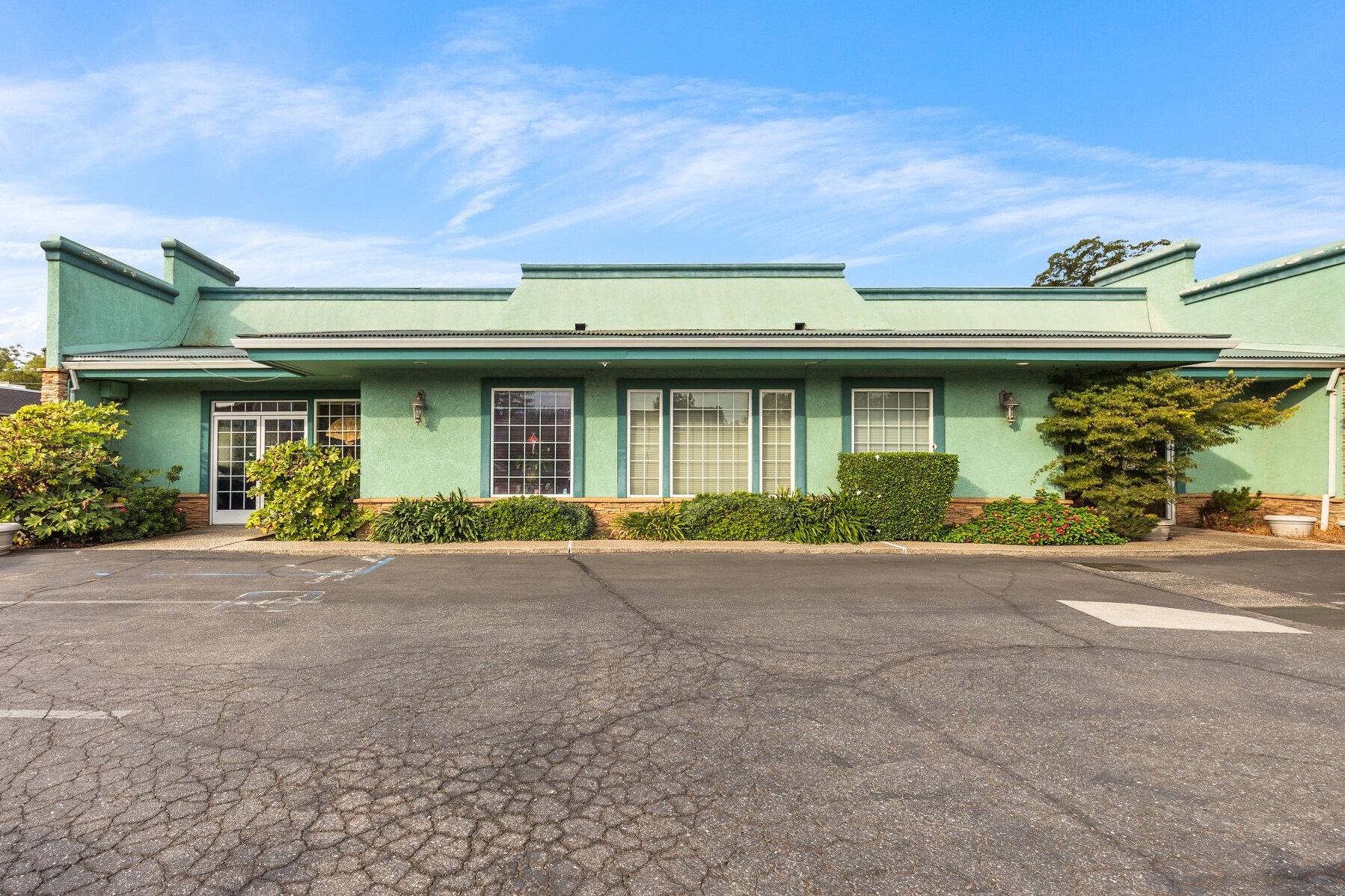 1351 Mangrove Ave, Chico, CA à vendre Photo du bâtiment- Image 1 de 10