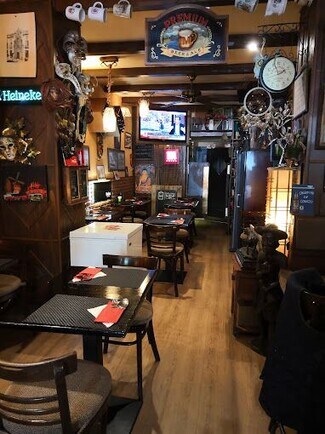 Plus de détails pour Multi-résidentiel à vendre