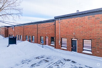 8100-8230 Rue De L'industrie, Montréal, QC for lease Building Photo- Image 1 of 4