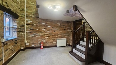 6-7 Meadow Row, Buckingham for lease Interior Photo- Image 2 of 7