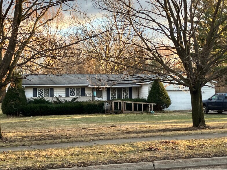 4342 E Court St, Burton, MI à vendre - Photo du bâtiment - Image 3 de 6