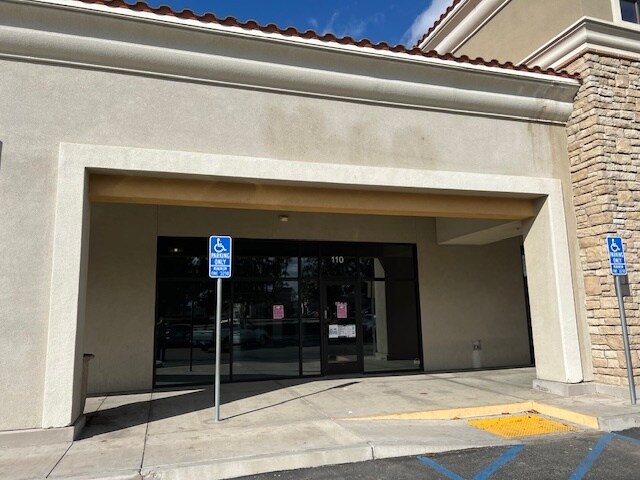 4700 Panama Ln, Bakersfield, CA à louer - Photo du bâtiment - Image 3 de 13