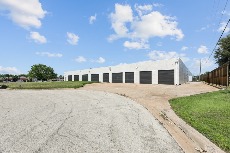 4806 Commercial Park Dr, Austin, TX à louer - Photo du bâtiment - Image 3 de 15