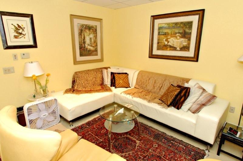 10436 Santa Monica Blvd, Los Angeles, CA for lease - Interior Photo - Image 2 of 8