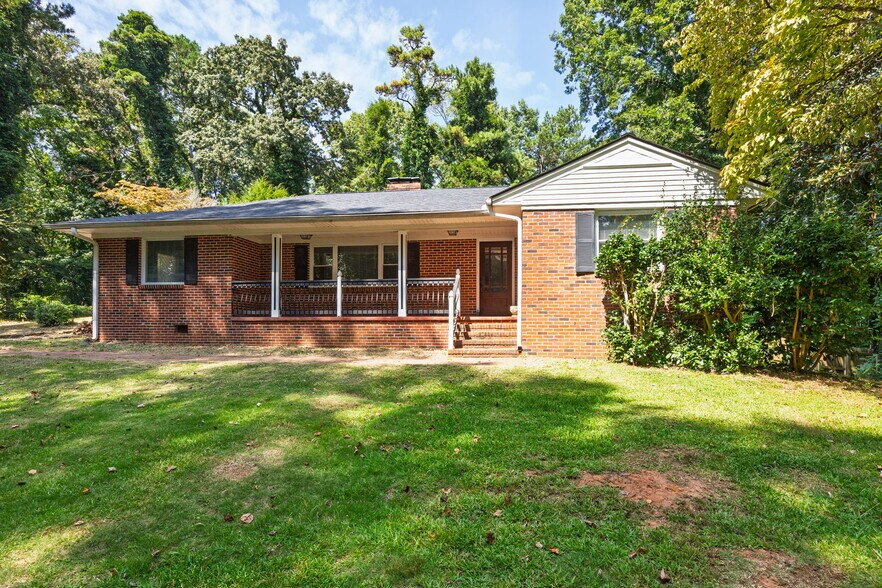 250 E Memorial Dr, Dallas, GA à vendre - Photo du bâtiment - Image 1 de 60