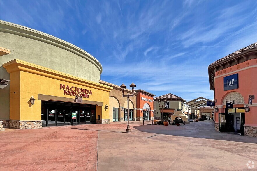 5701 Outlets At Tejon Pky, Arvin, CA à louer - Photo du bâtiment - Image 3 de 7