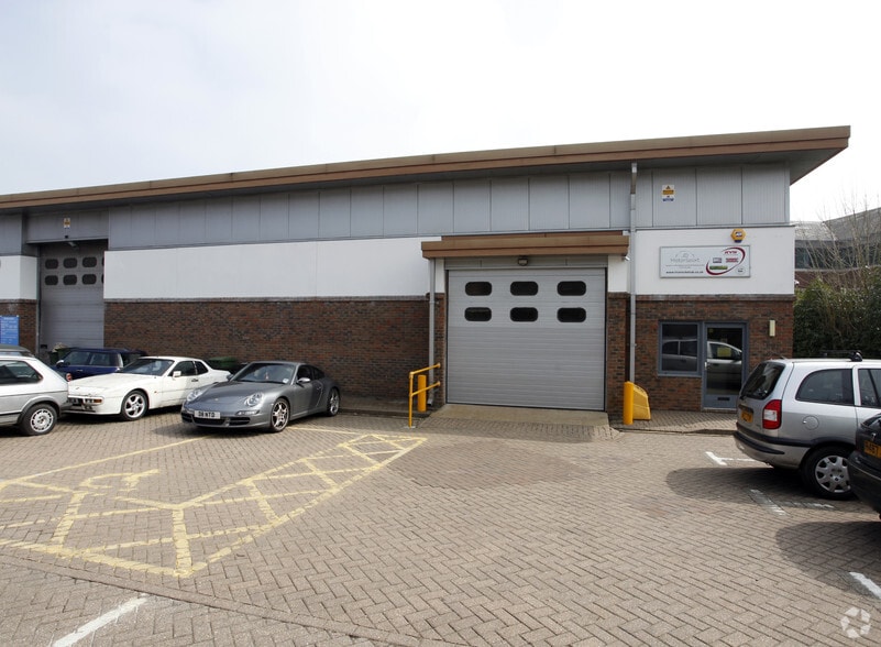 Bay Tree Ave, Leatherhead for lease - Building Photo - Image 3 of 7