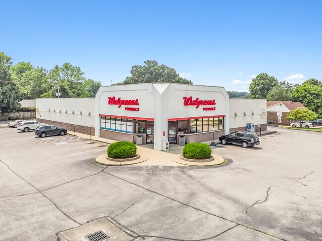 Plus de détails pour 205 W G L Smith St, Morgantown, KY - Commerce de détail à vendre