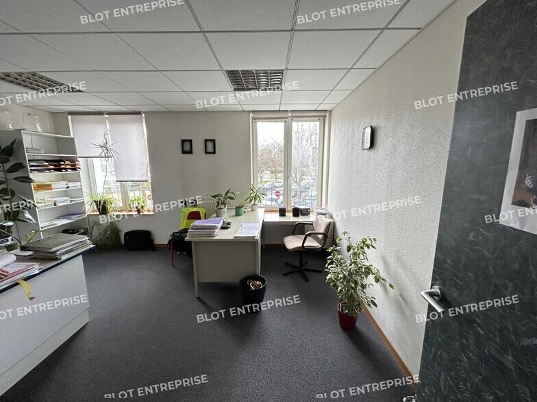 Office in Brest for lease - Interior Photo - Image 1 of 10