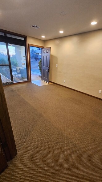 6406 N Santa Fe Ave, Oklahoma City, OK à vendre - Photo du bâtiment - Image 3 de 10