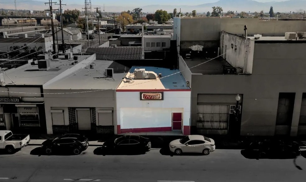 805 Baker St, Bakersfield, CA for lease - Primary Photo - Image 1 of 2