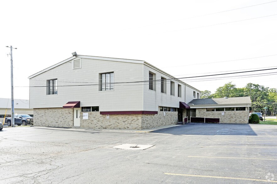 31700 W 12 Mile Rd, Farmington Hills, MI à vendre - Photo du bâtiment - Image 2 de 5