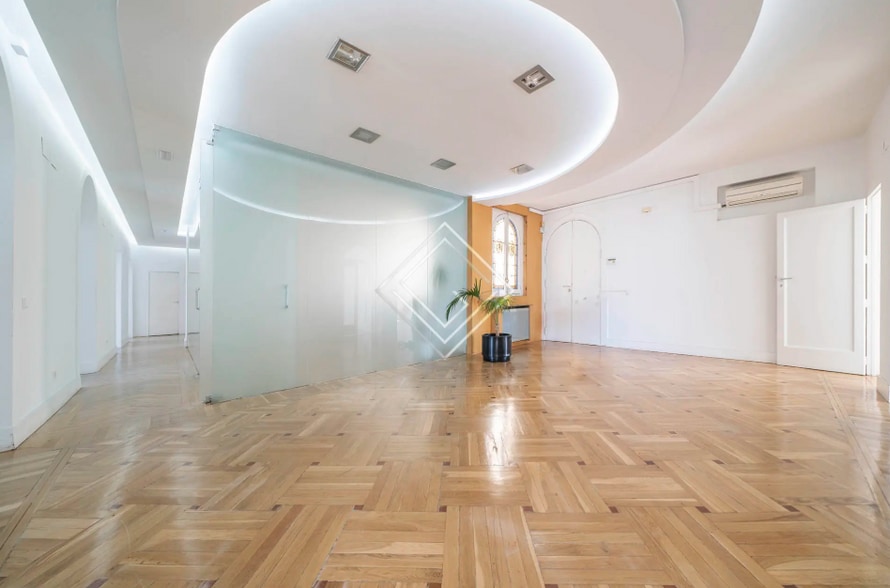 Immeuble residentiel dans Madrid, Madrid à vendre - Photo intérieure - Image 2 de 3