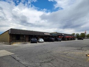 2617 1st Ave E, Newton, IA for lease Building Photo- Image 2 of 2