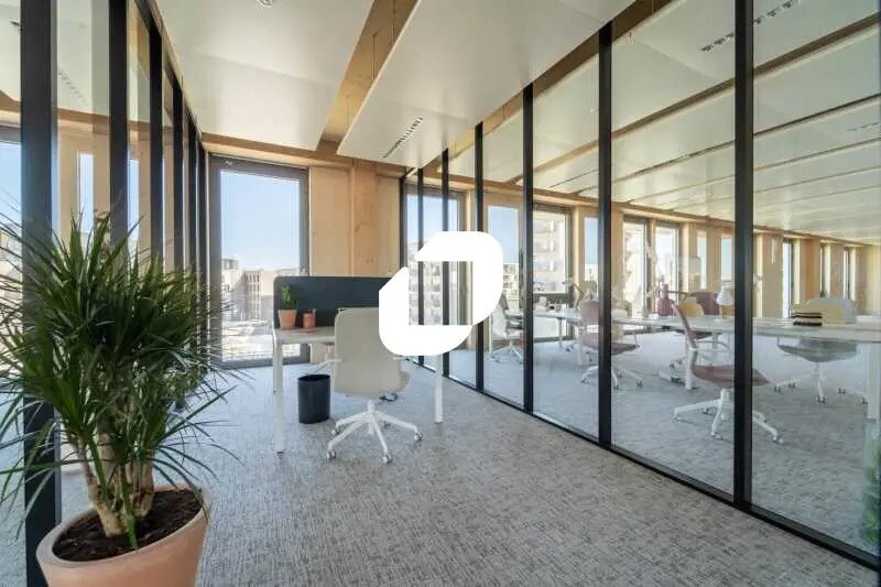 Office in Saint-Denis for lease Interior Photo- Image 1 of 1