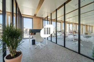 Office in Saint-Denis for lease Interior Photo- Image 1 of 1