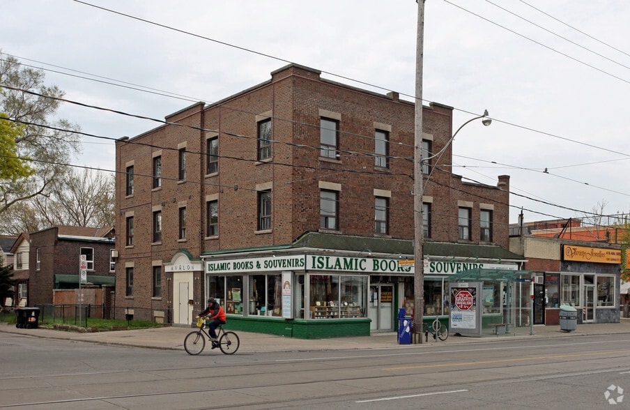 1395 Gerrard St E, Toronto, ON à vendre - Photo du bâtiment - Image 3 de 6