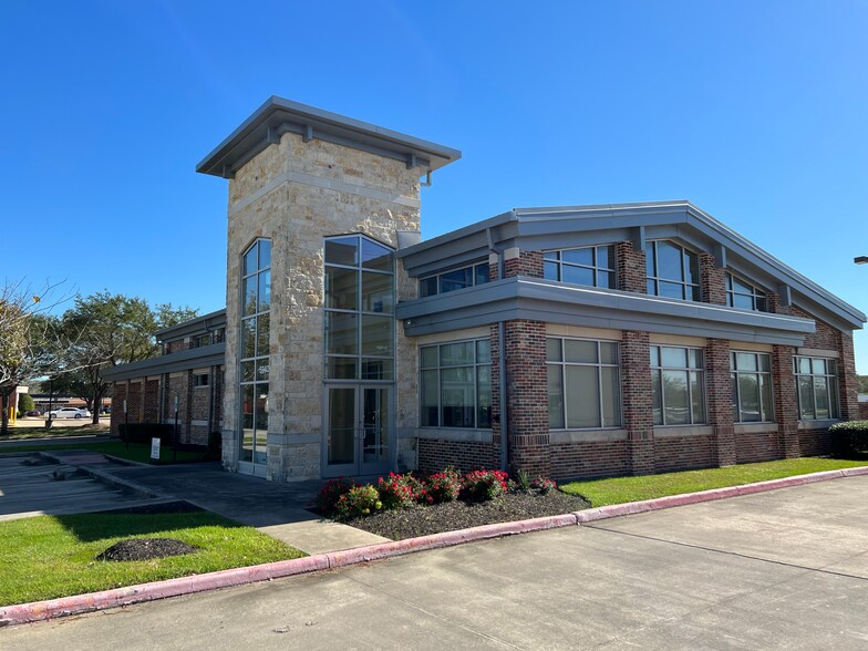 5940 Fairmont Pky, Pasadena, TX à vendre - Photo du bâtiment - Image 3 de 5