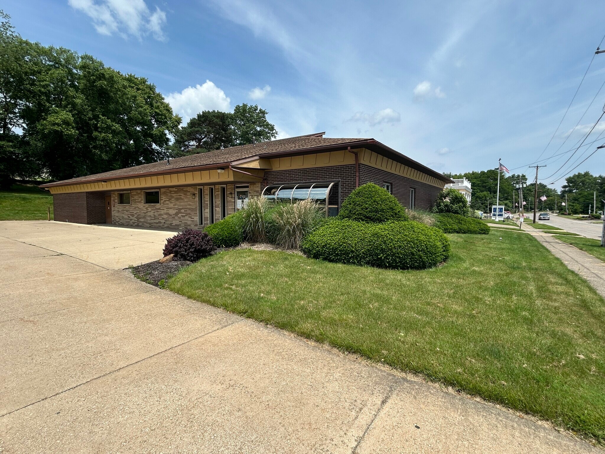 223 N Main St, Rittman, OH à louer Photo du bâtiment- Image 1 de 2