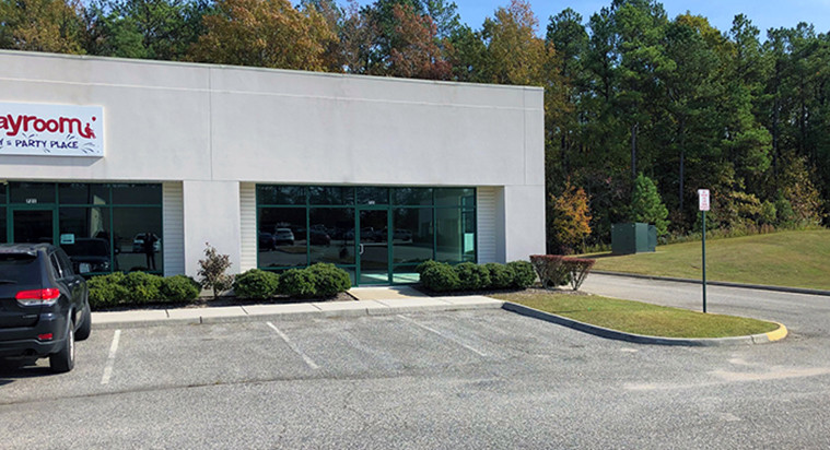 701-725 W Hundred Rd, Chester, VA for lease - Building Photo - Image 1 of 10