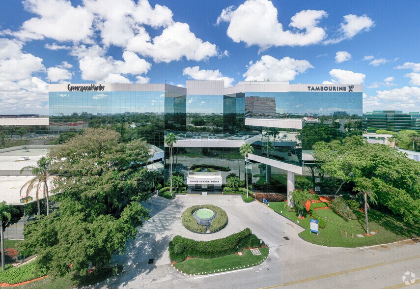 100 W Cypress Creek Rd, Fort Lauderdale, FL à louer - Photo du bâtiment - Image 3 de 6