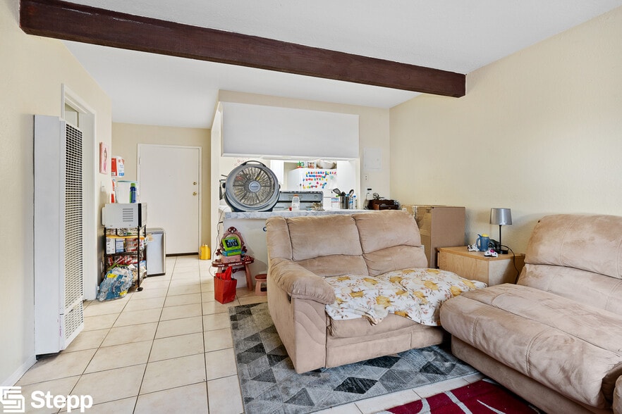 560 W 4th St, San Pedro, CA à vendre - Photo intérieure - Image 2 de 10