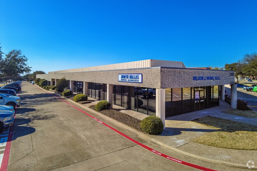 2101 Midway Rd, Carrollton, TX à louer - Photo du bâtiment - Image 3 de 5