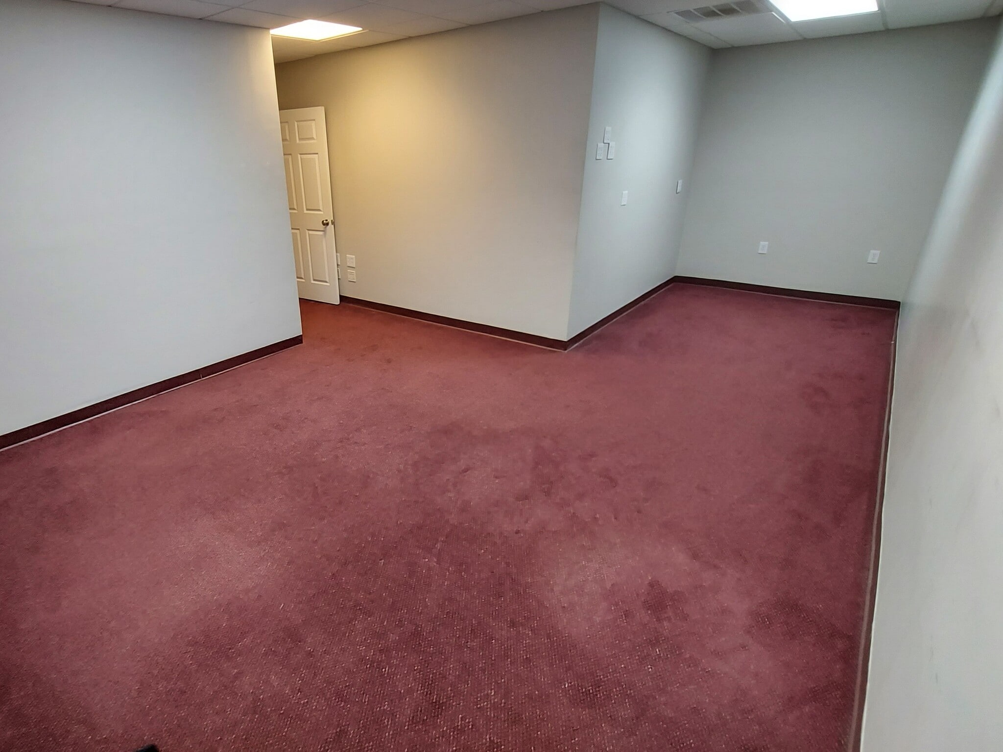 1890 S Main St, Wake Forest, NC à louer Photo intérieure- Image 1 de 2