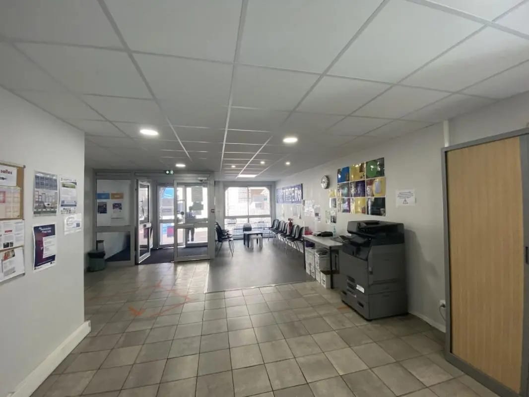 3 Rue Du Four, Rouen for lease Lobby- Image 1 of 8