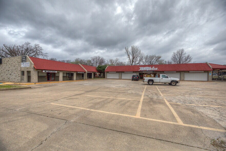 4311 E 31st St, Tulsa, OK à louer - Photo du bâtiment - Image 2 de 19