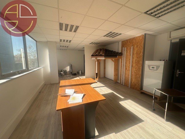 Office in Toulouse for sale Interior Photo- Image 1 of 8