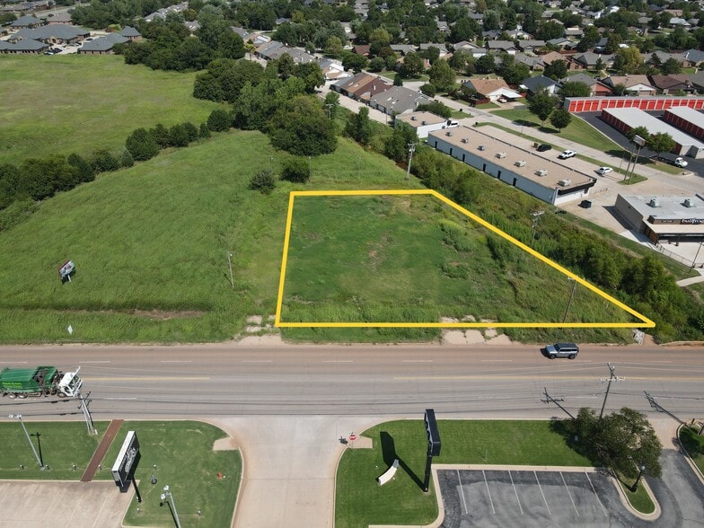 815 W Memorial Rd, Oklahoma City, OK à vendre - Photo du bâtiment - Image 3 de 3