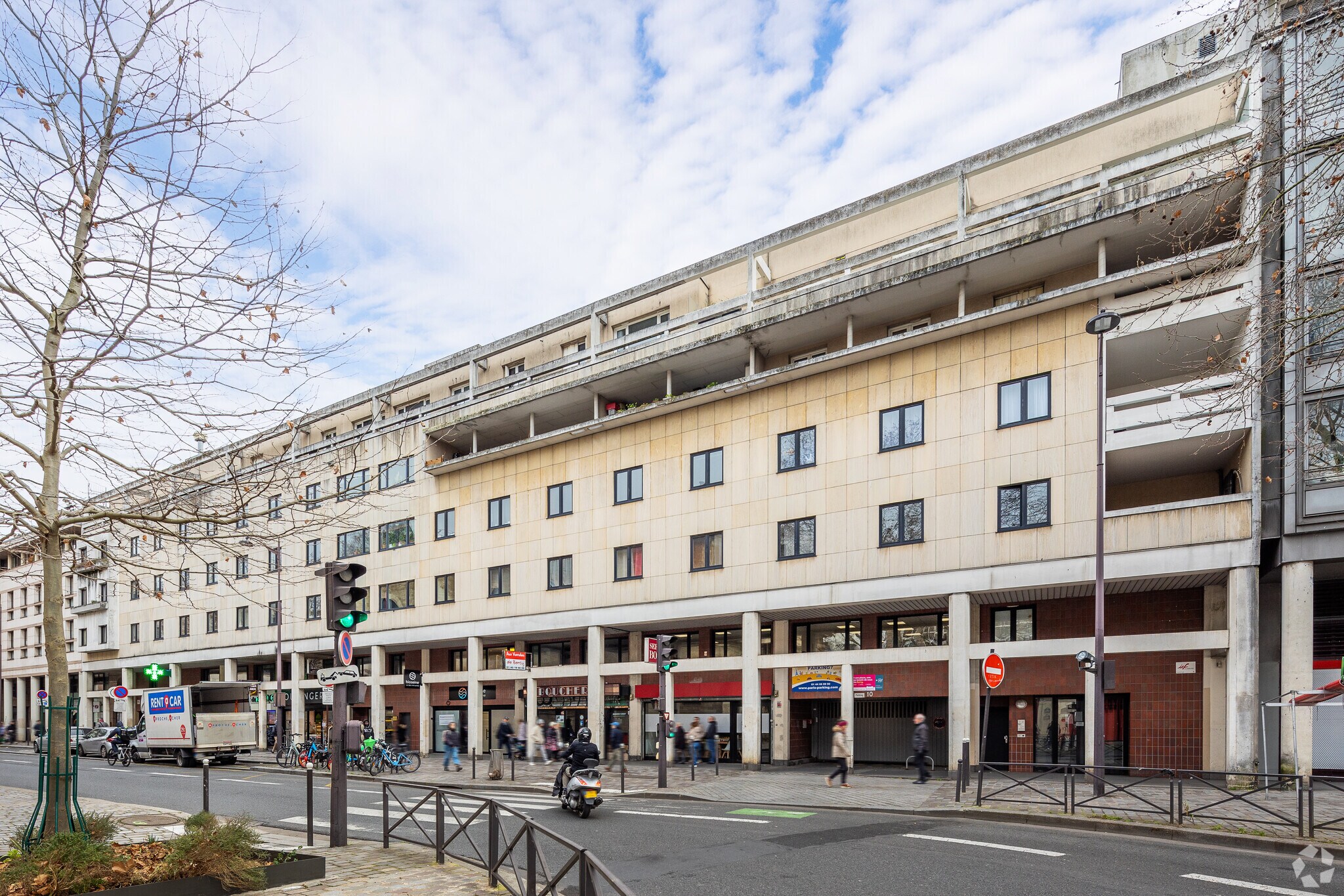 12 Place Lachambeaudie, Paris for lease Building Photo- Image 1 of 6