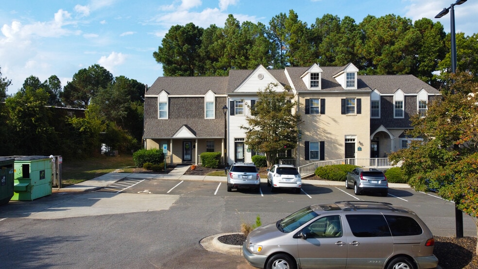 1804 Martin Luther King Jr Pky, Durham, NC à vendre - Photo du bâtiment - Image 2 de 9