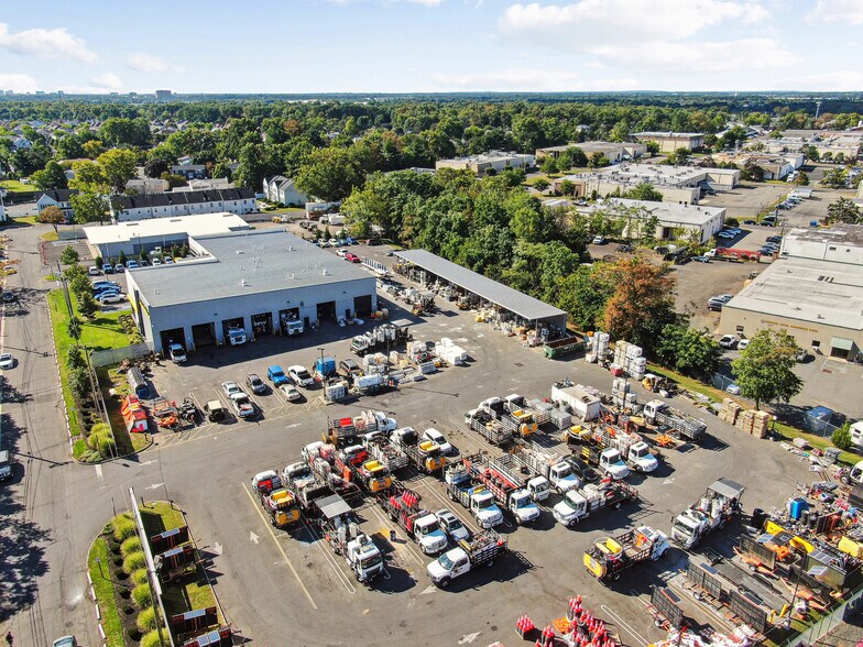 201 Wilton Ave, Middlesex, NJ à louer - Photo du bâtiment - Image 3 de 9