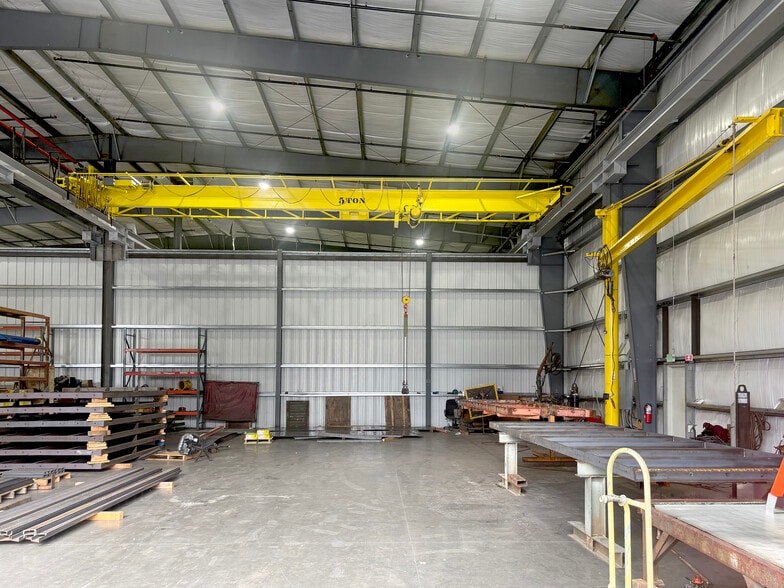 36366 Industrial Way, Sandy, OR for lease - Interior Photo - Image 3 of 5